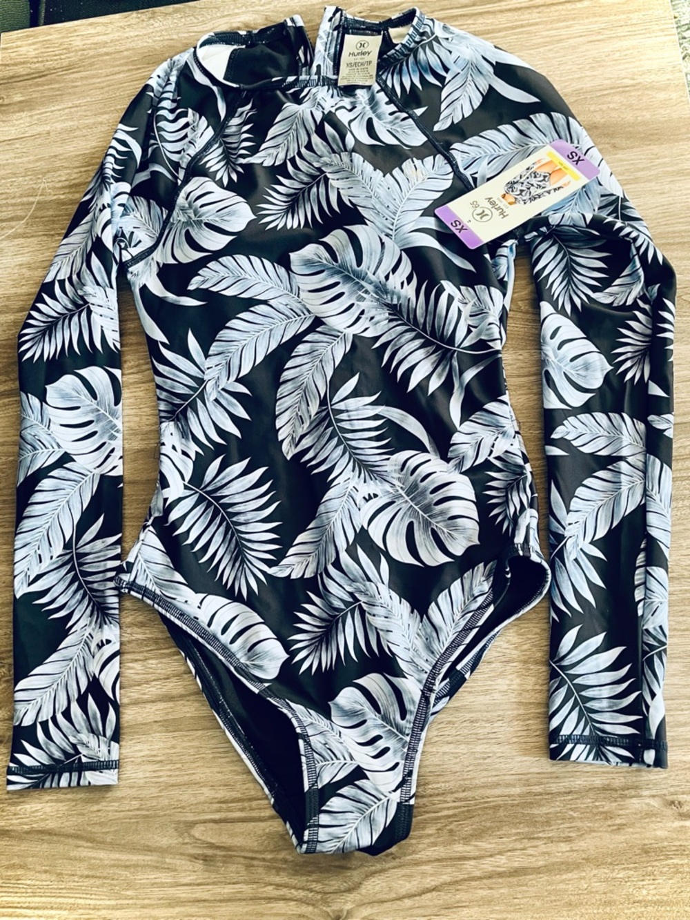 NWT- Size xs Hurley long sleeve swimsuit